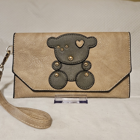 Teddy Bear with Round Gold Studs Wristlet - NWOT - Picture 4 of 6